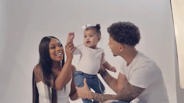 Yasmine, filha Tayanna e o Marido Cantora Yasmine