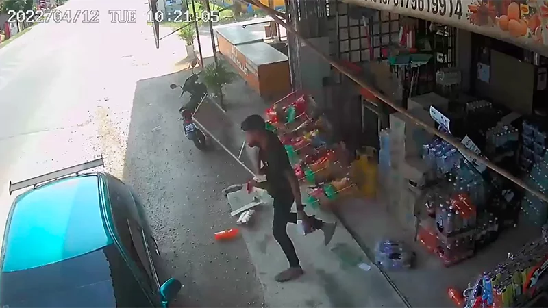 [Video] Remaja mengamuk gagal jual racun tikus RM200