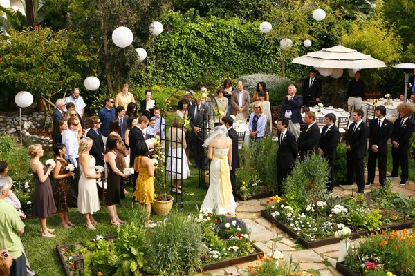 Maximize your backyard wedding decoration with the natural scenery by 