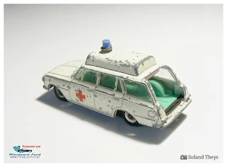 Dinky Toys Meccano LTD, Ambulance Victor.