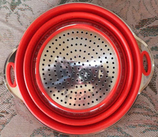 Beaumont Kitchenware Top Rated Collapsible Colander | BPA Free 425°F Silicone | Top Quality Heavy Duty Strainer | Stainless Steel 304 Never Rust | Dishwasher Safe | Collapses Effortlessly | 3 Qt