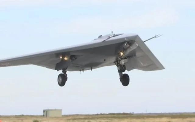 Russia's S-70 Okhotnik Unmanned Fighter Test Fires Surface-to-Air Missile At Russia-Ukraine Border