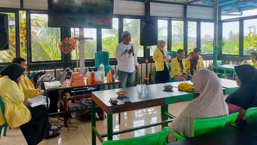 Mahasiswa KKN UNP Gelar Sosialisasi Pemanfaatan Daur Ulang Sampah jadi Peluang Usaha Rumah Tangga