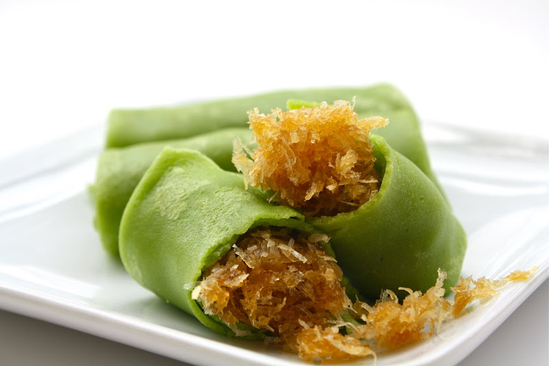 Seasaltwithfood: Kuih Dadar (Coconut Crepes)