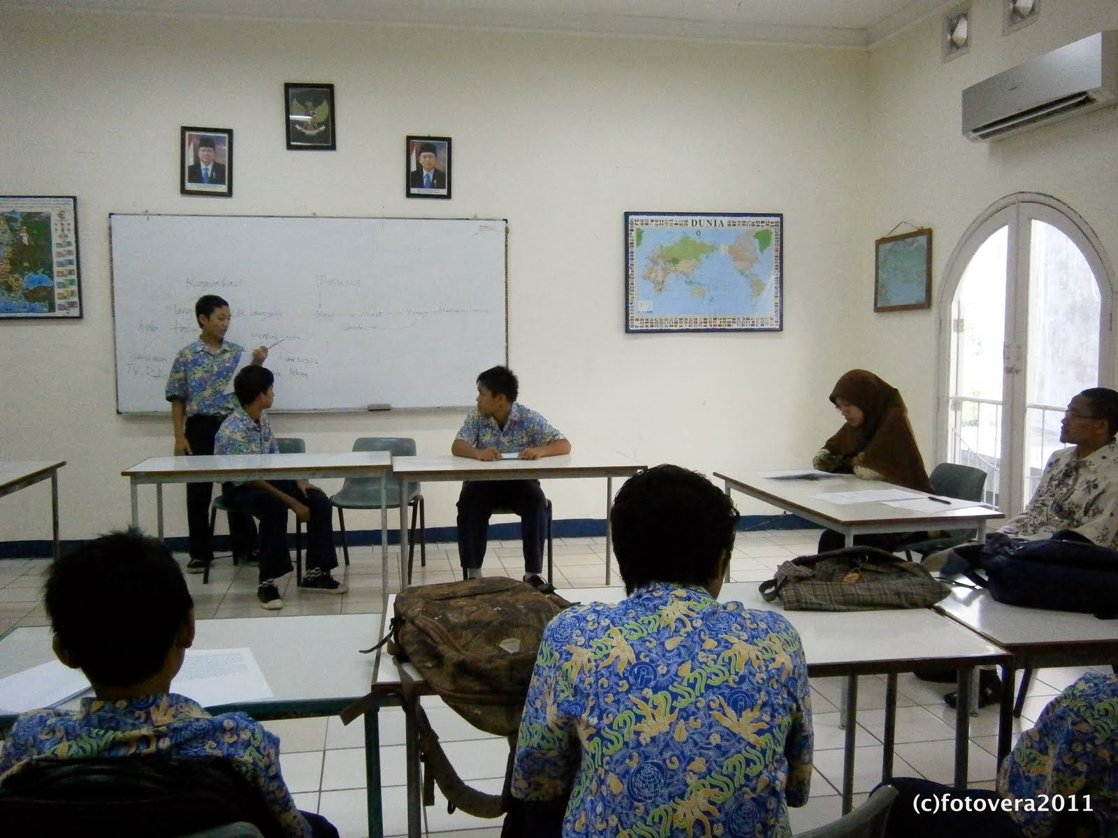 Presentasi dalam Bahasa Inggris