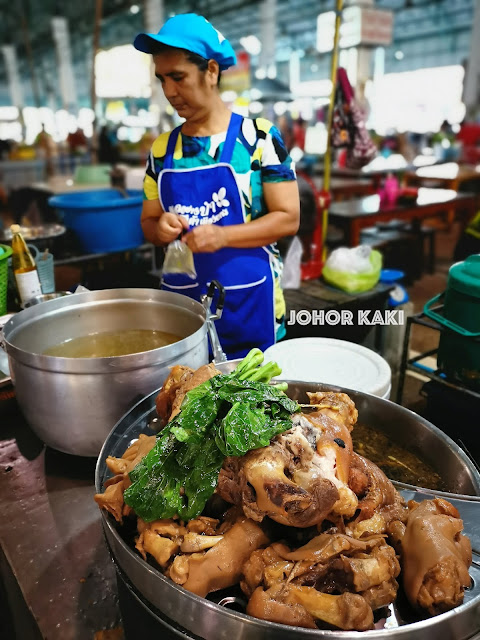 Fresh Food Market Cha-am in Hua Hin, Thailand