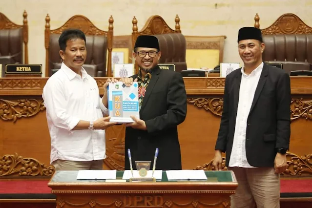 Rudi Paparkan dan Serahkan KUA Kota Batam dan PPAS TA 2023  ke DPRD Kota Batam