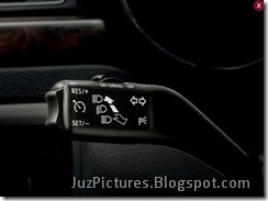 2009_Skoda_Superb-Switch