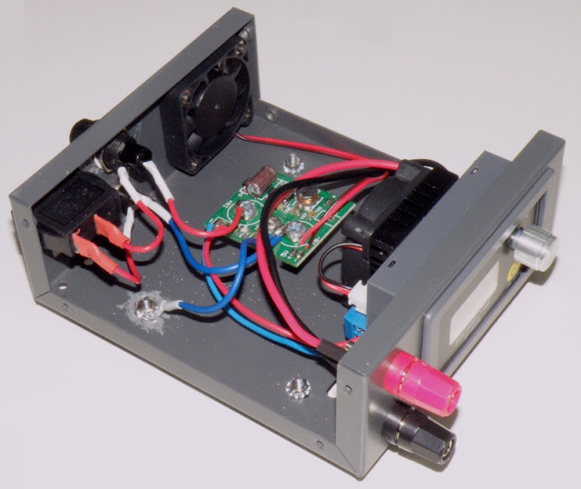 XY-FZ35-elektronische-belasting-08 (© 2022 Jos Verstraten)