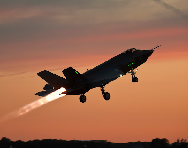 Lockheed Martin F-35C Afterburner Takeoff