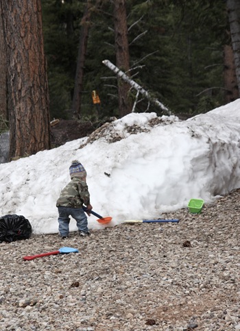 ryan digging in snow (1 of 1)