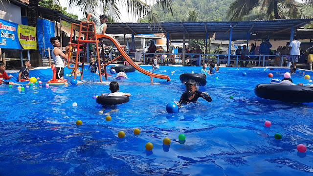 Kolam Renang Pantai Suwuk