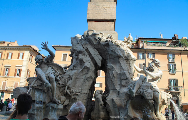 Rome Italy geology rocks travel Vatican St. Peter's basilica Colosseum Pantheon Forum Trevi fountain marble granite travertine copyright RocDocTravel.com