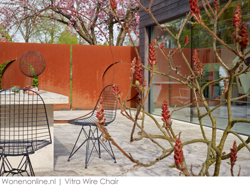 vitra-wire-chair-voor-buiten-02