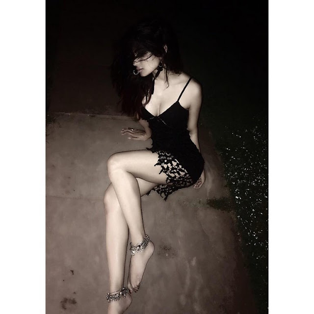 Mouni roy spicy images 