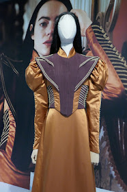 Poor Things Victoria film costume