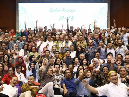 Bukber Alumni ITB dengan Menteri Pariwisata