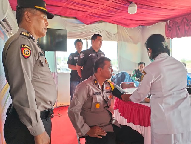 CEK KESEHATAN PERSONIL YANG MELAKUKAN OPS KETUPAT TOBA 2024, KAPOLRES BATU BARA MENURUNKAN TIM MEDIS