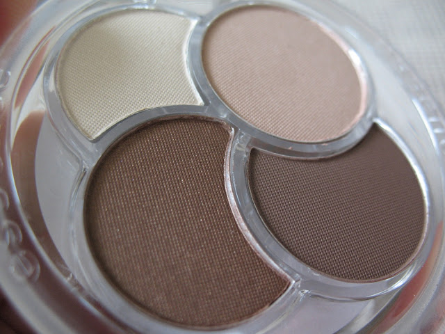 Essence-Eyeshadow-Quad-05-To-die-for-review-photos-and-swatches-04