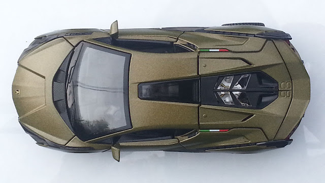 Lamborghini Sian FKP 37 1:32 scale Diecast Car top view