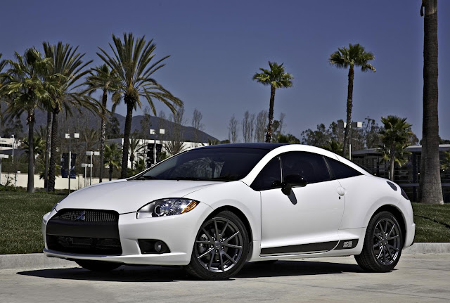 Mitsubishi Eclipse SE 2012 photos