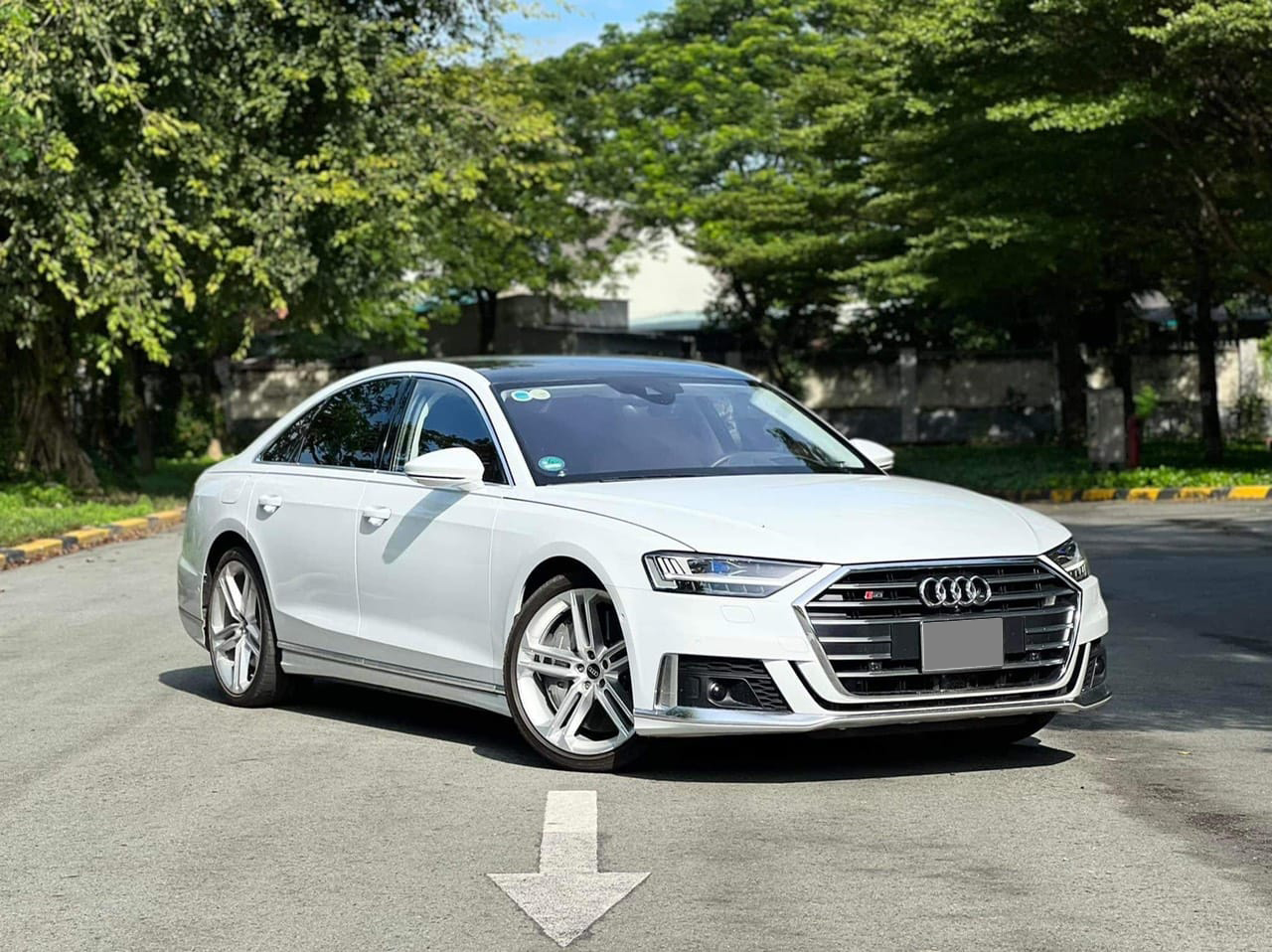 Hàng hiếm Audi S8 rao bán hơn 8 <a href=