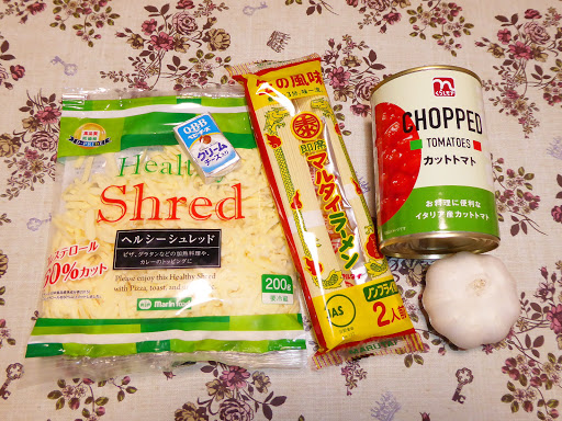 トマト缶を使ってマルタイラーメンしょうゆ味（棒ラーメン）をアレンジしてみる
