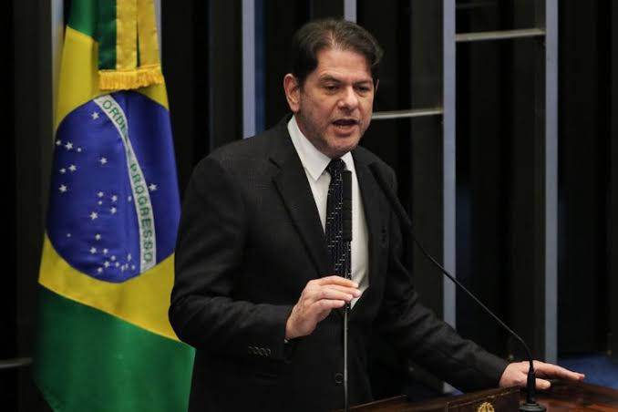 Cid Gomes reclama