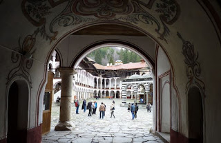 Monasterio de Rila, Puerta Oeste o Dupnitsa.