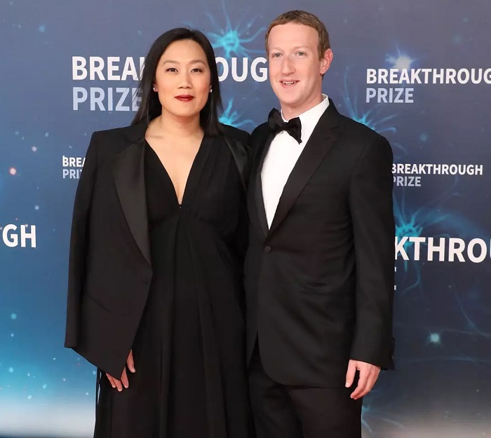 Mark Zuckerberg Built a 7-Foot Statue of His Wife Priscilla Chan