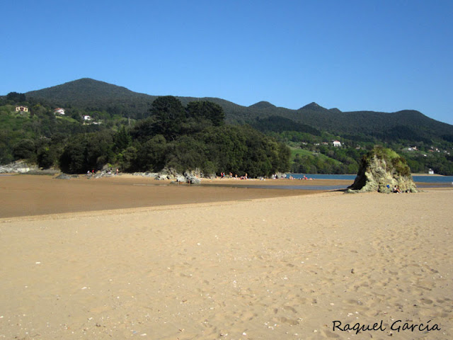 Playa San Antonio en Sukarrieta (Bizkaia)