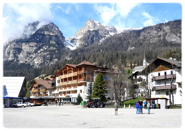 Flotte fjellformasjoner i Val Gardena i Syd-Tirol i Italia