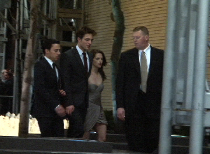 robert pattinson and kristen stewart water for elephants premiere. New photo: Robert Pattinson