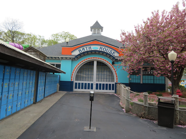 Bathhouse Repainted Lake Compounce Crocodile Cove