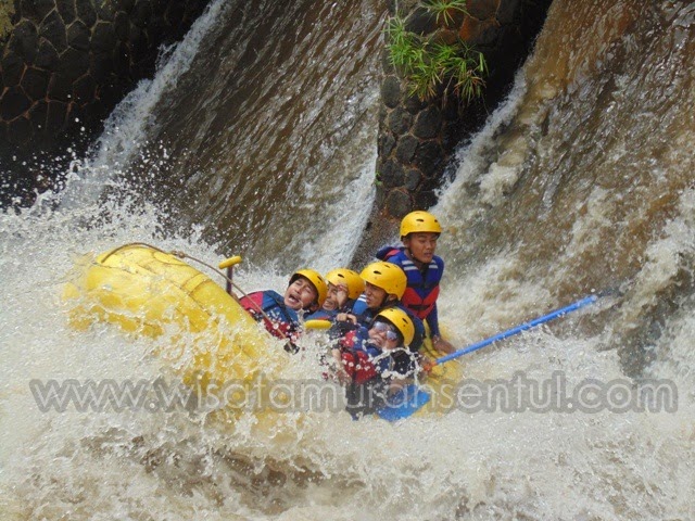 Rafting (Arung Jeram) di Sentul