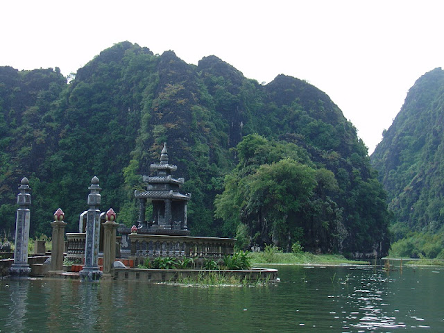 Tam Coc, Halong Bay’s magic between the rice fields 1