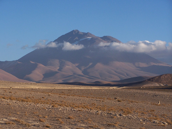 Vulcao-Llullaillaco-entre-Argentina e Chile