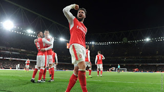 WATCH: Olivier Giroud Dishes Out Boxing Day Present