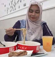 Lepak makan aneka DIY mee segera  di restoran Maggie Queue 24 jam