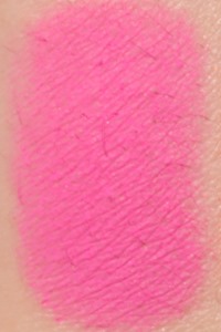 BrightPinkMattePowderBlushSmallMAC1