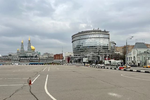 Олимпийский проспект, улица Дурова, Московская соборная мечеть, бизнес-центр Diamond Hall