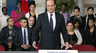 Hollande à la rencontre des habitants des quartiers difficiles dans les Yvelines