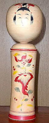 this is an another kokeshi picture,one of Naruko kokeshi.This is for explanetion of its becautiful paiting.