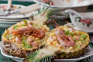  Piña Rellena con Langostinos