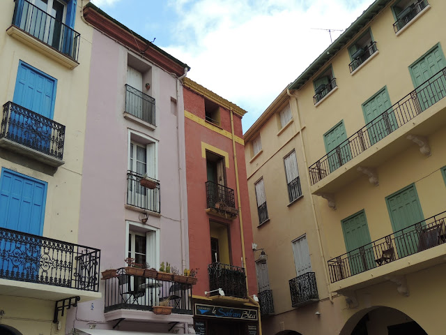 colourful, painted houses, collioure, 