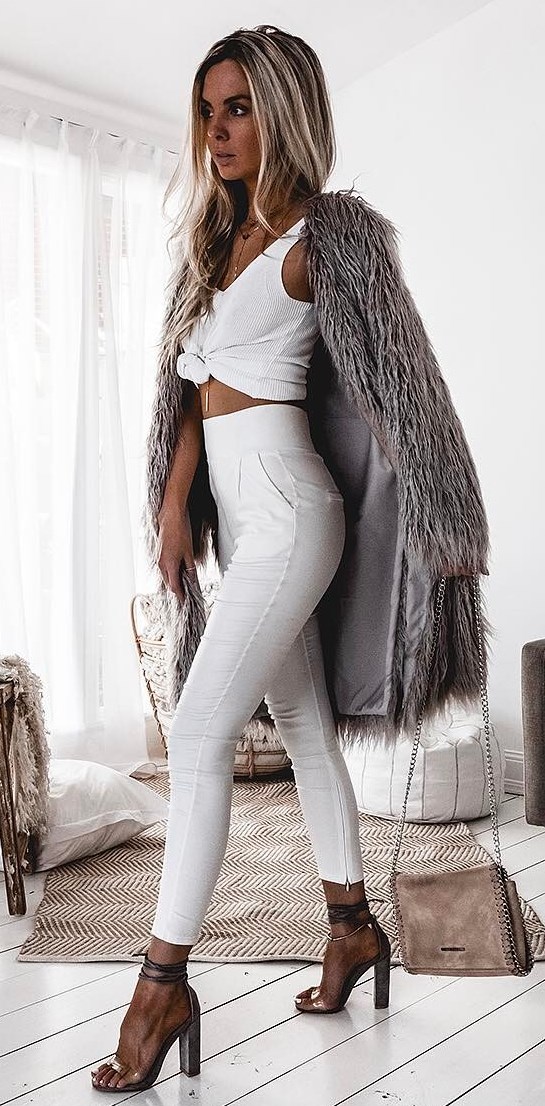 fashion trends / fur coat + white set + heels + bag