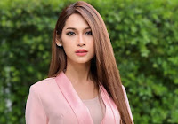 Biw Khunthawee – Most Beautiful Thai Trans Women's Casual Suit Style