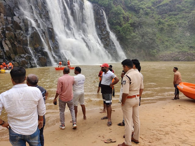 रमदहा प्रपात का हादसा:तीन और लापता लोगों शवों के साथ कुल 6 शव बरामद, एक महिला का चल रहा उपचार,दामाद और दो बेटों की मौत