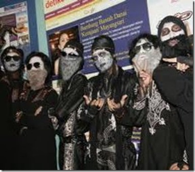 Donny-Akbar-Raymuzada-Gitaris-Band-Kuburan-memperkosa-nyl