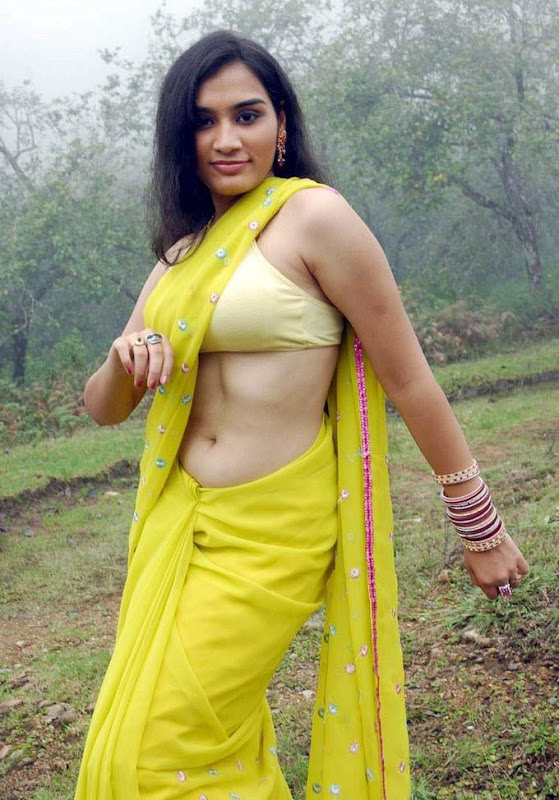Suhani  Desi Mallu Actress Showing Hot Navel Visible Up Blouse Through sexy stills